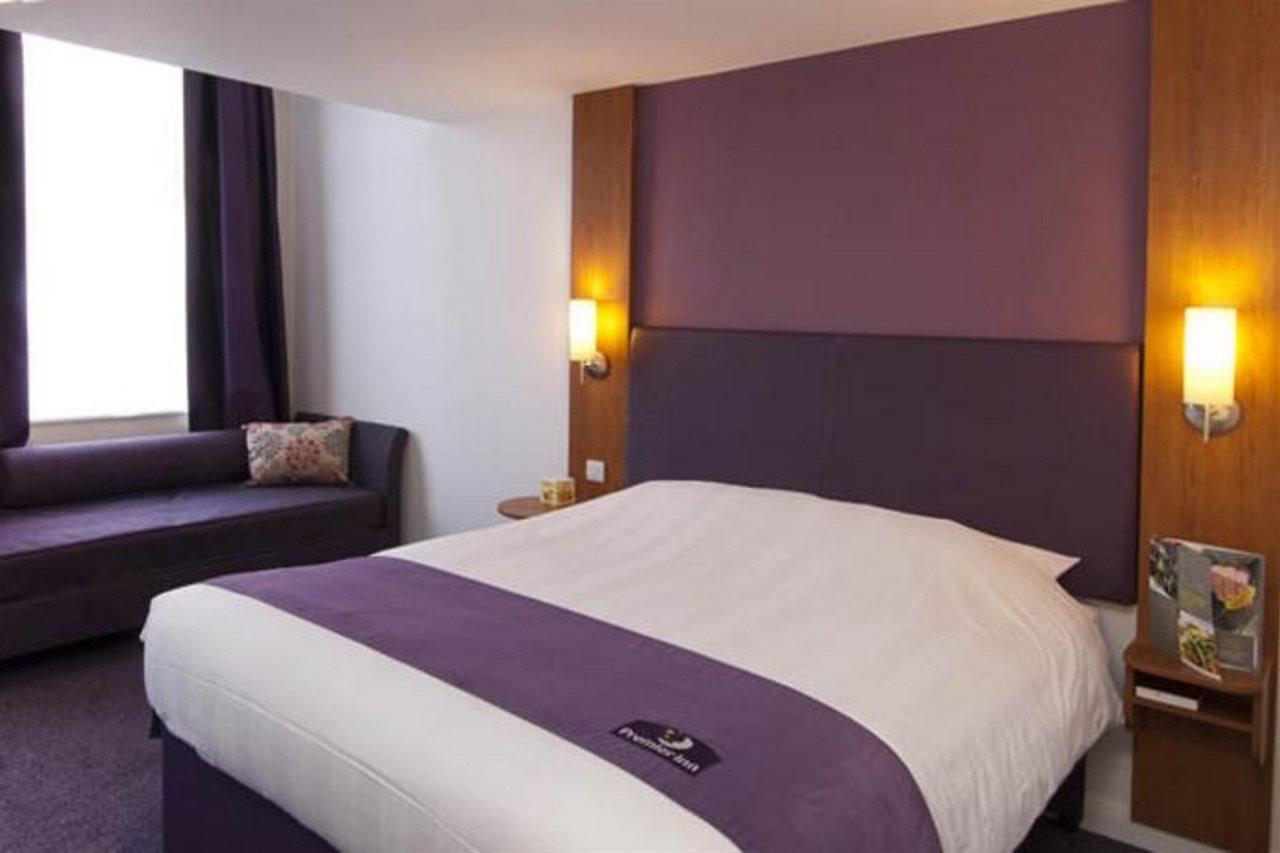 Premier Inn Bristol City Centre King Street Buitenkant foto