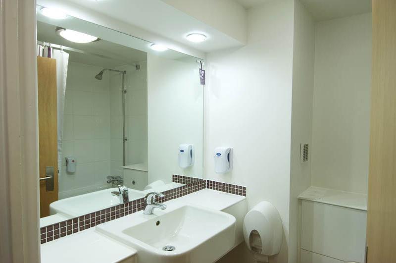 Premier Inn Bristol City Centre King Street Buitenkant foto