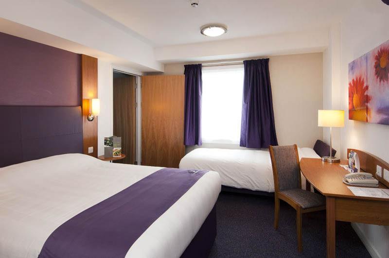 Premier Inn Bristol City Centre King Street Buitenkant foto